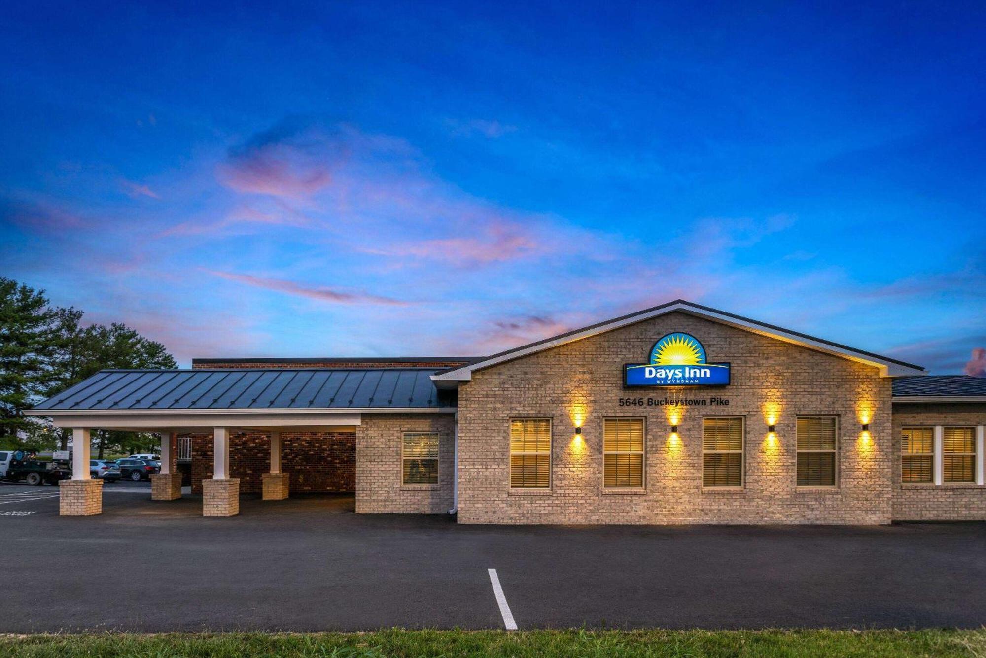 Days Inn Of Frederick By Wyndham מראה חיצוני תמונה