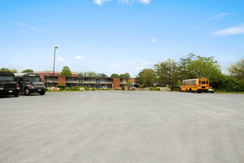 Days Inn Of Frederick By Wyndham מראה חיצוני תמונה
